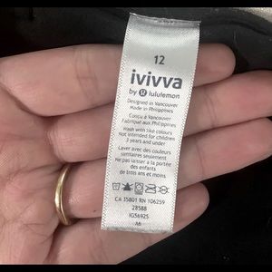 Ivivva nulu black leggings size 12